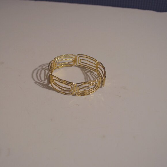 Bracelet Unnamed Gold Wire Bended in Rectangular Swirls Chain Gap of Opening OS - Picture 1 of 8